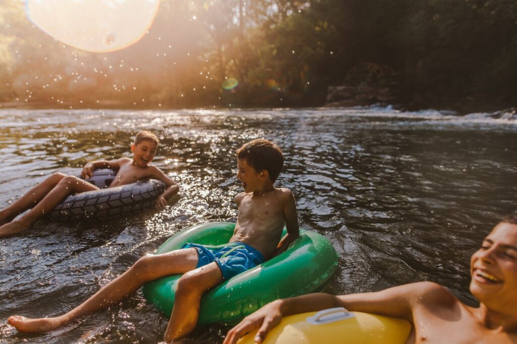 kids swimming